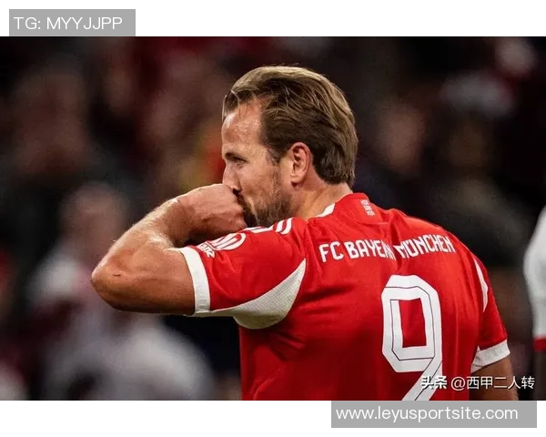 性感女歌手与凯恩同框合影亮相拜仁晚宴引发热议