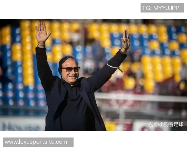 克雷莫内塞主帅强调下半场表现出色需合理分配体能以保持竞争力 克雷莫内塞主帅强调下半场表现出色需合理分配体能以保持竞争力