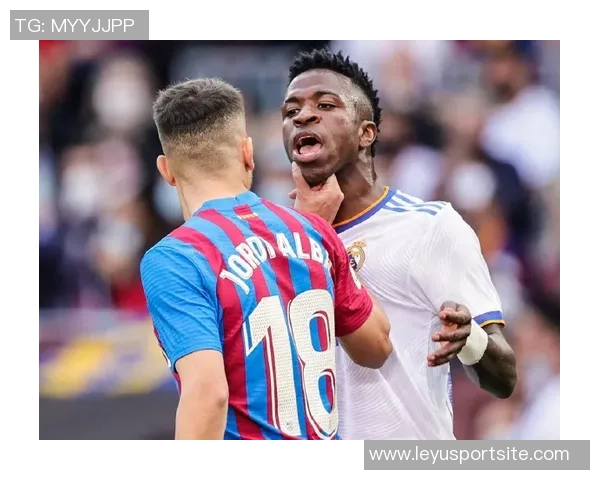 卡马乔谈维尼修斯情绪波动与阿隆索适应首赛季的挑战