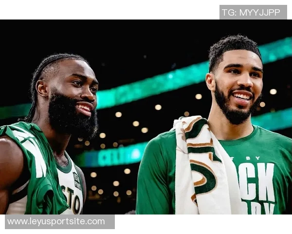 布朗称赞塔图姆积极参与客场比赛展现出色团队精神 布朗称赞塔图姆积极参与客场比赛展现出色团队精神