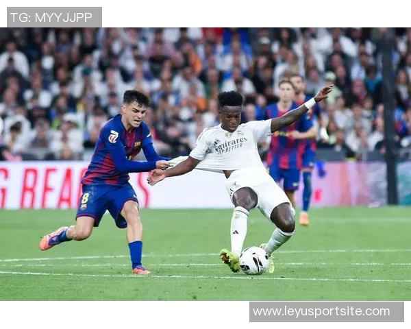 古利特直言佩德里拉拽维尼修斯应判红牌此举严重影响比赛公正性